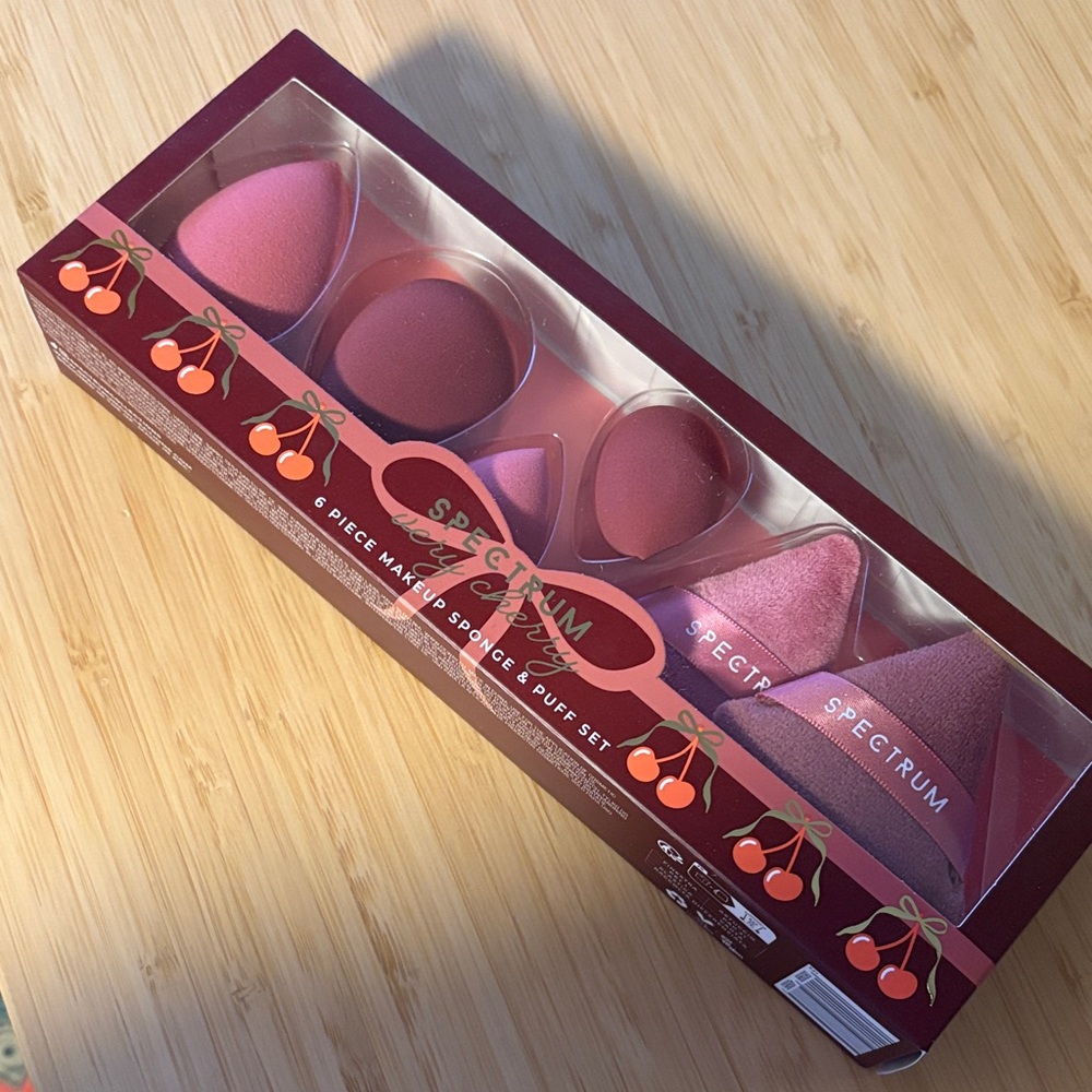 NEW Spectrum very cherry 6 piece sponge & puff set